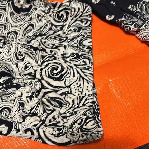 Black floral pull on pants - Picture 2 of 5